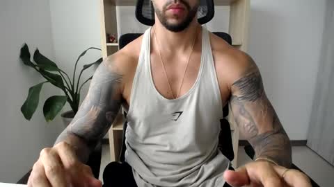 Snapshot of loganhod chatting on May 26, 9:33 pm Logan Wolfp online show from May 26, 9:33 pm