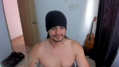 Snapshot of loganhot22 chatting on April 28, 5:29 pm Logan online show from April 28, 5:29 pm