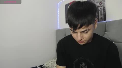 loganjhonson19 online show from January 12, 3:01 am