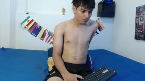 Snapshot of loganjhonson19 chatting on July 11, 11:17 pm loganjhonson19 online show from July 11, 11:17 pm