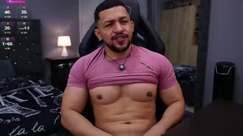Snapshot of loganmartinx chatting on June 29, 10:10 pm loganmartinx online show from June 29, 10:10 pm