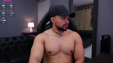 Snapshot of loganmartinx chatting on July 4, 11:22 pm loganmartinx online show from July 4, 11:22 pm