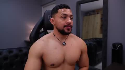 Snapshot of loganmartinx chatting on July 10, 10:12 pm loganmartinx online show from July 10, 10:12 pm