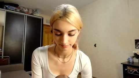 Amelia online show from October 12, 11:59 pm