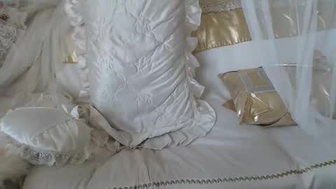 Snapshot of lokagold chatting on November 2, 6:16 am Lilu online show from November 2, 6:16 am