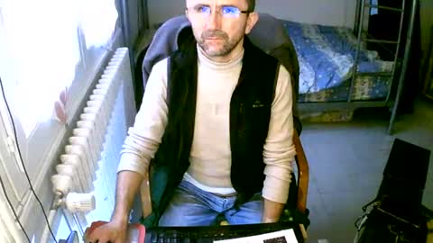 lokoum39 online show from December 7, 12:02 pm