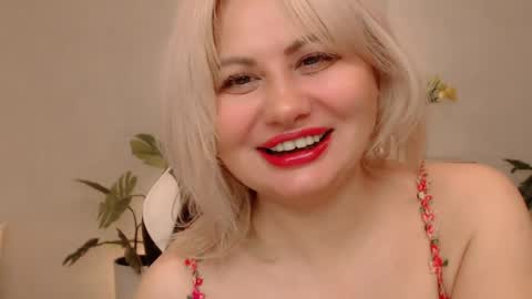  Lola  online show from April 10, 6:07 am