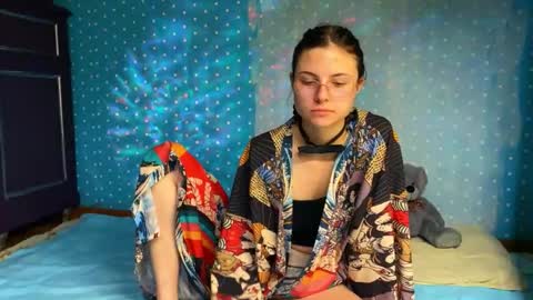 Snapshot of lola_aspis chatting on November 1, 1:57 pm lola_aspis online show from November 1, 1:57 pm