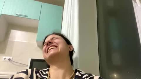 Snapshot of lola_aspis chatting on November 6, 4:19 pm lola_aspis online show from November 6, 4:19 pm