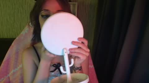 Snapshot of lola_bani_ chatting on January 3, 4:11 am lola online show from January 3, 4:11 am