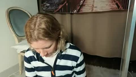 lola_belgium online show from April 27, 4:27 pm