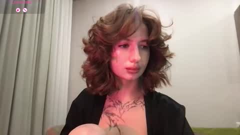 lola_boooo online show from March 3, 7:31 pm