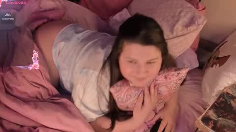 Snapshot of lola_flower_ chatting on February 12, 1:30 am Sofiya online show from February 12, 1:30 am