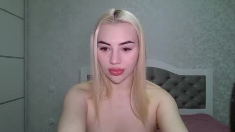 Lola online show from March 5, 6:15 pm