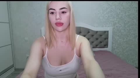 Lola online show from March 6, 8:38 pm