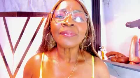 Lola online show from July 19, 12:31 pm