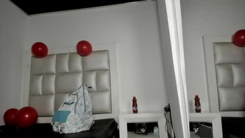 Snapshot of lola_js chatting on April 29, 11:58 am lola_js online show from April 29, 11:58 am