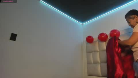 Snapshot of lola_js chatting on May 9, 11:59 am lola_js online show from May 9, 11:59 am
