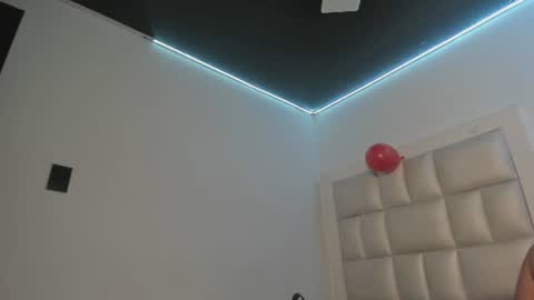 Snapshot of lola_js chatting on July 14, 12:11 pm lola_js online show from July 14, 12:11 pm