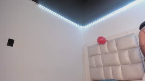 Snapshot of lola_js chatting on July 17, 12:01 pm lola_js online show from July 17, 12:01 pm