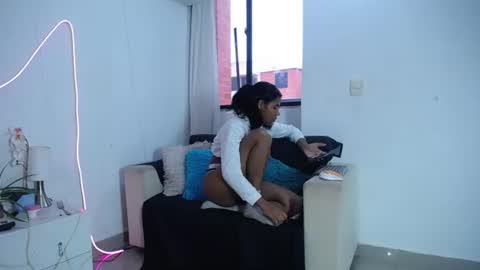 lola_lustrum online show from July 23, 4:16 pm