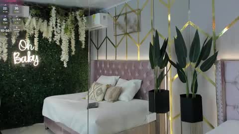 lola_saenz__ online show from February 21, 11:55 am