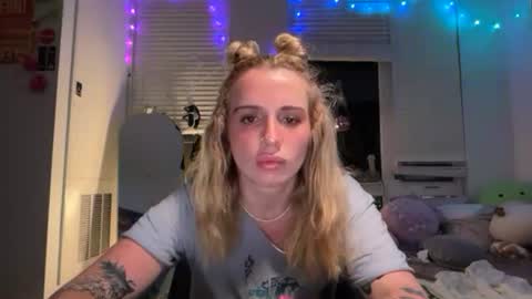 Snapshot of lolaa555 chatting on July 23, 6:55 am lolaa555 online show from July 23, 6:55 am
