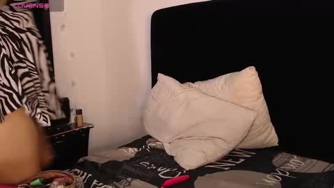 Snapshot of lolaa_staars chatting on December 7, 3:04 am lolaa_staars online show from December 7, 3:04 am