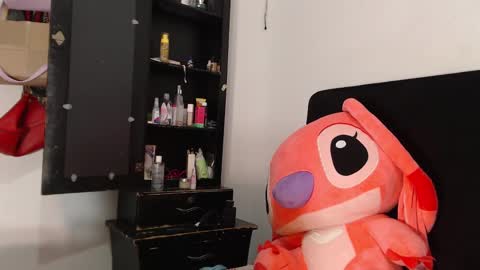 Snapshot of lolaa_staars chatting on December 22, 7:33 am lolaa_staars online show from December 22, 7:33 am