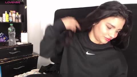 Snapshot of lolaa_staars chatting on January 10, 2:57 am lolaa_staars online show from January 10, 2:57 am