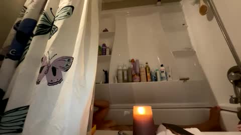 lolaabunnybaby304 online show from June 11, 6:44 am