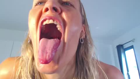 Lola online show from April 26, 1:47 am