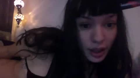 LolaAndTheGun online show from February 7, 11:58 am