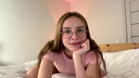 lolaatate online show from March 15, 1:55 am