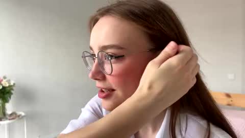 lolaatate online show from March 25, 5:02 am