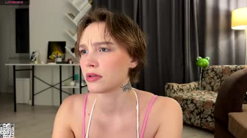 Snapshot of lolaatatee chatting on July 4, 8:04 pm lolaatatee online show from July 4, 8:04 pm