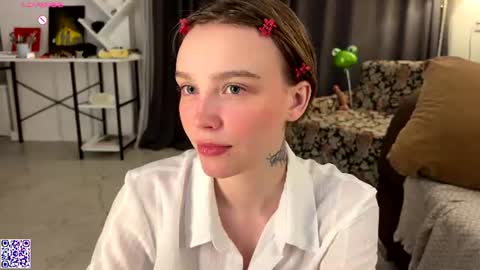 Snapshot of lolaatatee chatting on July 22, 8:44 pm lolaatatee online show from July 22, 8:44 pm