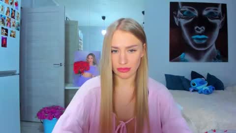 Snapshot of lolabani675452 chatting on November 29, 9:23 am lolabani675452 online show from November 29, 9:23 am