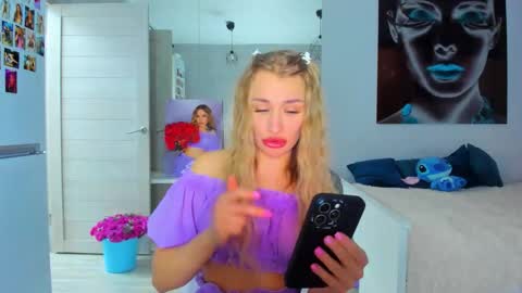 Snapshot of lolabani675452 chatting on November 30, 1:15 pm lolabani675452 online show from November 30, 1:15 pm