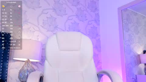  Lola Berry  online show from April 23, 4:24 am