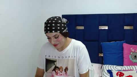 Snapshot of lolabloomx chatting on June 2, 2:02 am lolabloomx online show from June 2, 2:02 am