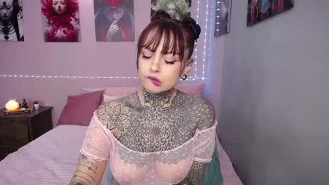 Snapshot of lolabrouse__ chatting on September 28, 7:30 pm Lola online show from September 28, 7:30 pm