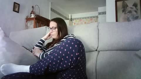 Snapshot of lolahueso chatting on April 29, 2:43 pm LOLA HUESO y ERIC online show from April 29, 2:43 pm