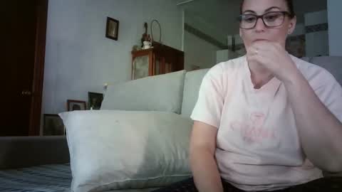 Snapshot of lolahueso chatting on May 3, 3:07 pm LOLA HUESO y ERIC online show from May 3, 3:07 pm