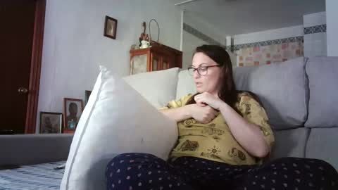 Snapshot of lolahueso chatting on May 4, 2:46 pm LOLA HUESO y ERIC online show from May 4, 2:46 pm