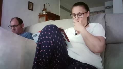 Snapshot of lolahueso chatting on May 7, 2:44 pm LOLA HUESO y ERIC online show from May 7, 2:44 pm