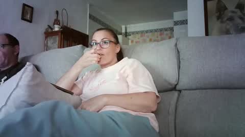 Snapshot of lolahueso chatting on May 13, 2:36 pm LOLA HUESO y ERIC online show from May 13, 2:36 pm