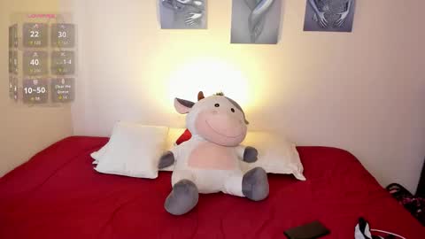 Snapshot of lolaleah_ chatting on November 10, 5:23 pm Lola online show from November 10, 5:23 pm