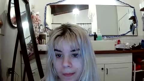 Lola Lixx online show from April 8, 5:29 am