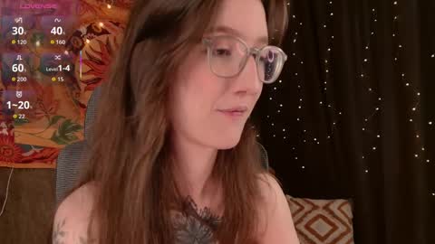 lolami_ online show from April 28, 7:13 am
